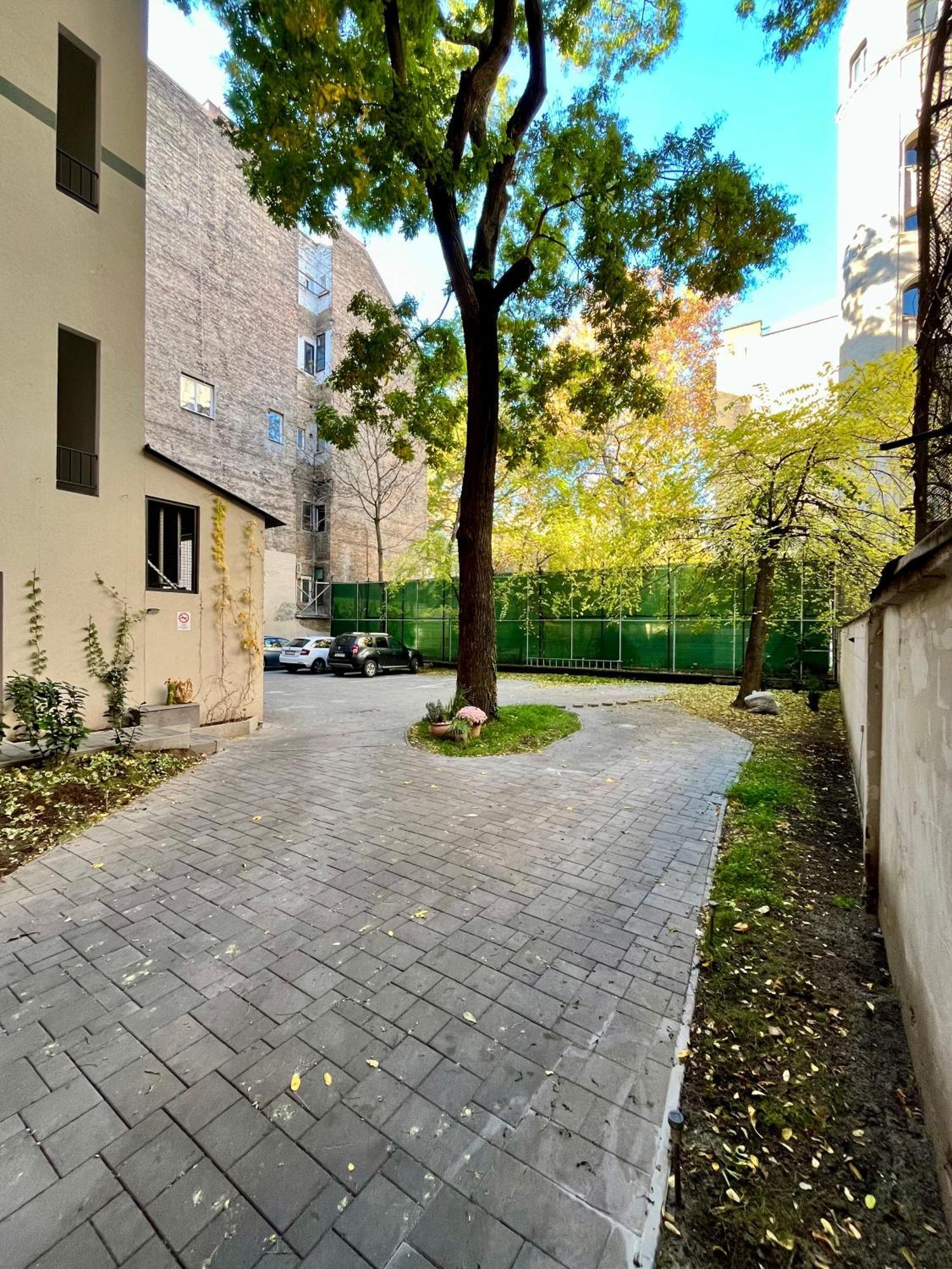Best Seasons Andrassy Budapest Exteriör bild